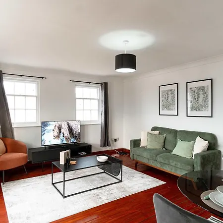 شقة Bright 1 Bed Harbour-side With Balcony *